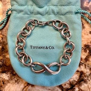 AUTHENTIC TIFFANY & CO SS INFINITY LINK BRACELET SIZE MED. EUC. W/POUCH/BOX!